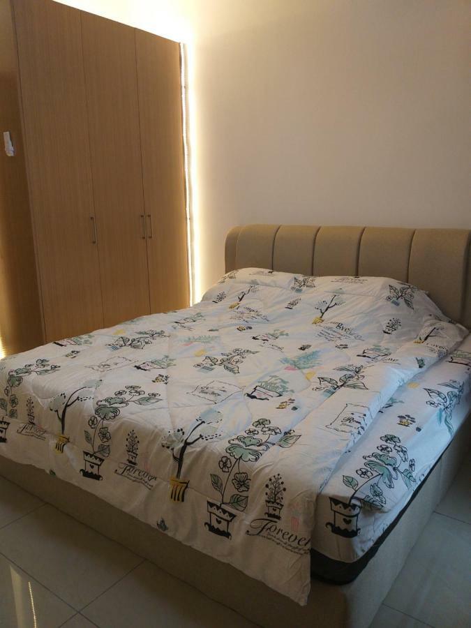 Kempas Indah @ The Secret Garden Homestay جوهر بهرو المظهر الخارجي الصورة